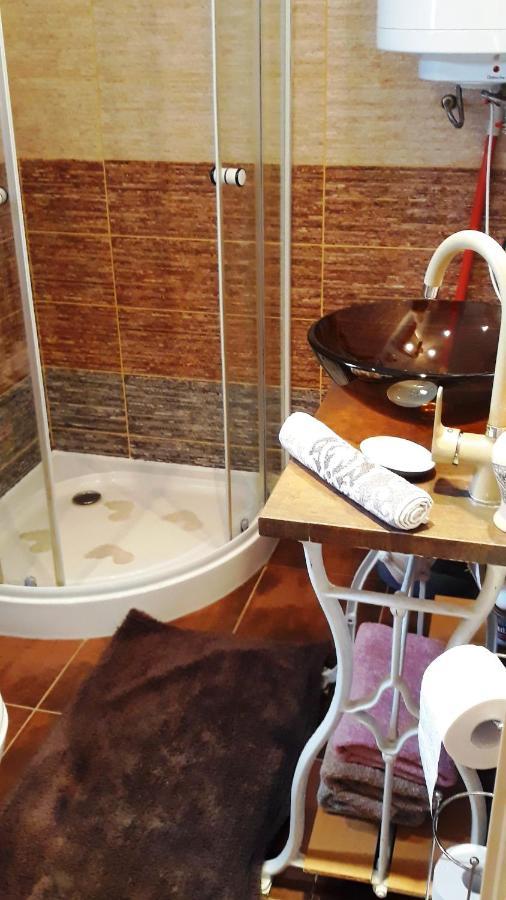 Tiny House Olivia Apartment ลิปโตฟสกี ราโดค ภายนอก รูปภาพ